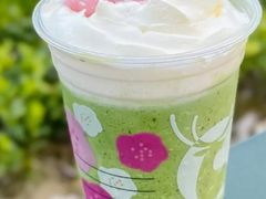 抹茶燕麦拿铁-瑞幸咖啡(共和世家财院路店)