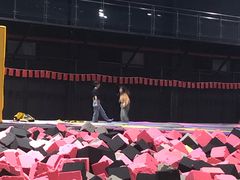 -嘿哟动霸CHUA·新潮玩运动娱乐中心·蹦床滑冰团建乐园