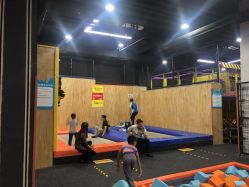 -蹦贝运动中心·蹦床·攀岩·闯关(龙岗店)