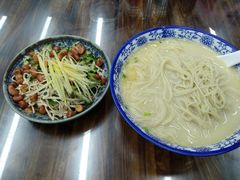 -雪琴面馆富安特色鱼汤面(城中花园店)