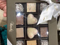 -VENCHI 闻绮(北京国贸商城店)