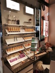 店内环境-CLINIQUE倩碧