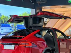 -TESLA 特斯拉(上海太古汇体验店)