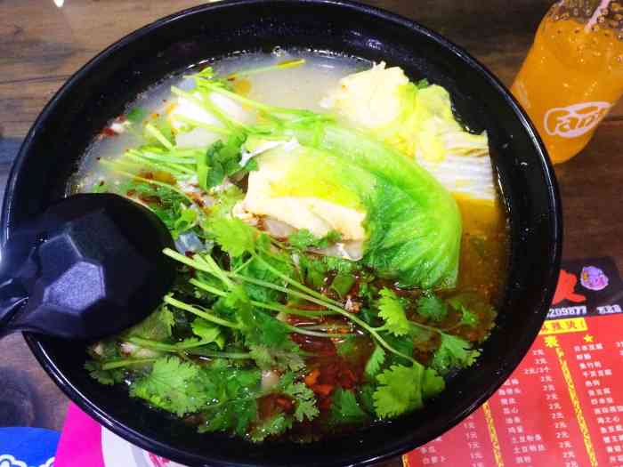 重庆陈记麻辣烫-"跟老婆在万达逛完街已经是十一点了,肚子也.