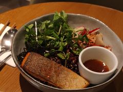 香煎三文鱼腌蘑菇和风碗-Wagas沃歌斯(百盛优客店)