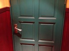 二楼绿色大门-玛格萝妮比萨屋(四平店)