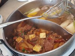 牛杂鸳鸯锅-左庭右院鲜牛肉火锅(浦江欢乐颂店)