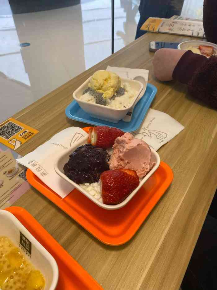 满记甜品真的很舍得放水果,平常也经常点,这家的外卖包装的也非常的好