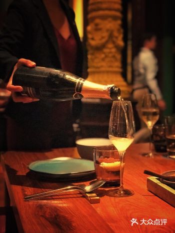 疫情前曼谷W酒店餐厅朋友聚餐