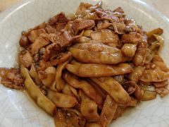 东北勾勾黄豆角-鹤乡东北菜(崮山路店)
