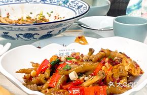 Stir-fried Braised Chicken Feet