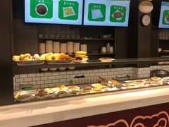 面包甜点陈列柜-护国寺小吃(安定门店)