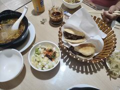 -闫家驴肉老店(华电一校店)