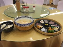 -老国贸云南传统过桥米线(滇池店)