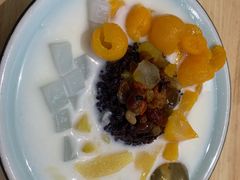 牛奶八宝饭-一碗八宝饭(沚京街店)