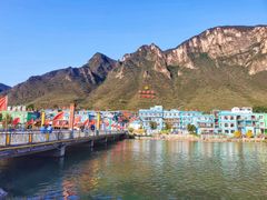 -百里峡七彩艺术小镇