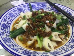 -渝之汇牛肉豌杂面