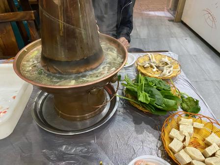 老管家涮羊肉-"小区附近的一家店,工作日下班过来吃的. .