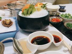 -红鼎豆捞·非遗鲍皇汤火锅(宝丰路店)