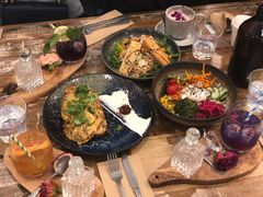 -FLOVIE FLORIST CAFE