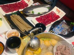 -左庭右院鲜牛肉火锅(金山万达店)