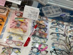 -美式眼镜·授权蔡司.依视路.尼康.豪雅.明月(人民广场店)