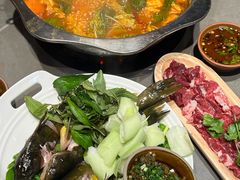 -苗阿哥酸汤牛肉火锅(体育场店)