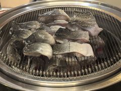 -围炉肉舍•炭烤活鳗•丹东海鲜烤肉(步行街店)