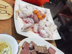 -东川炭炉鸡煲·榴莲瓦煲鸡(广州首店)