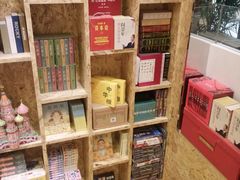 -新华里咖啡书吧(新华书店小寨店)