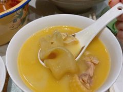 花胶鸡锅底-上房火鍋(新天地店)