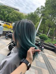 -Tloml salon