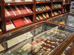 -新华书店(泉城路店)