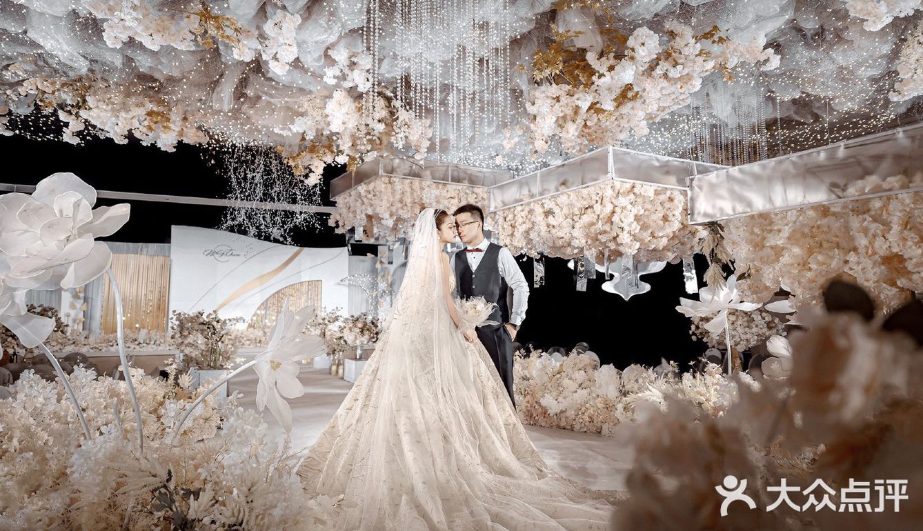 月下俏佳人[亲亲]美呆的月剪影有没有？！