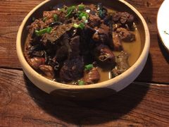 土鸡炖蘑菇-卧龙堡客栈·中餐厅(古北水镇店)