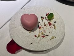 少女心树莓慕斯-Eiffel 埃菲尔海景西餐厅(奥帆中心店)
