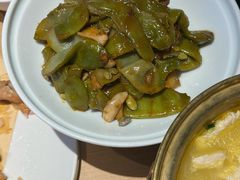 五花肉焖豆角-关东小磨东北菜(上海长风大悦城店)