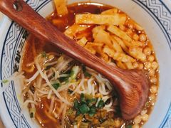 -魔都三兄弟酸辣粉·蘸卤炸串(虹桥万科店)