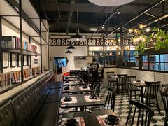 大堂-8锅臭臭锅·正宗台湾小火锅(中心五路店)