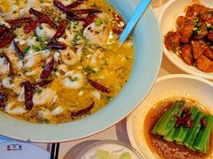 -巷子宽·酸菜鱼(迪士尼小镇店)
