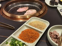-梨花甄选自助烤肉(小寨原力场店)