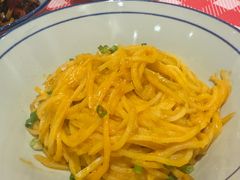 蟹黄咸蛋土豆丝-荆九爷爆炒桥头三嫩(云南北路店)