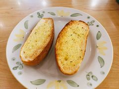 蒜香烤面包-萨莉亚意式餐厅(南京环亚凯瑟琳广场店)