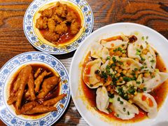 -爆炸头阿姨小四川正宗川味小吃(无任何分店)