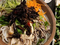 凉拌鸡丝米线过桥米线-滇越乘象云南餐厅(豆各庄店)