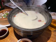 胡椒猪肚鸡锅-乔街深夜食堂·台州菜·高压锅生蚝(杭州总店)