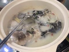 千岛湖浓汤鱼头-万景饭店·鱼街农家菜