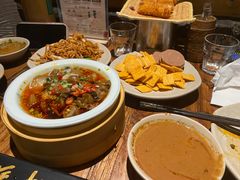 -老牌坊云南鱼豆花火锅(爱建店)