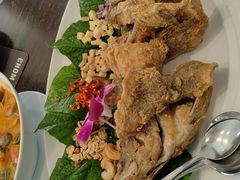 -Chom Cafe and Restaurant