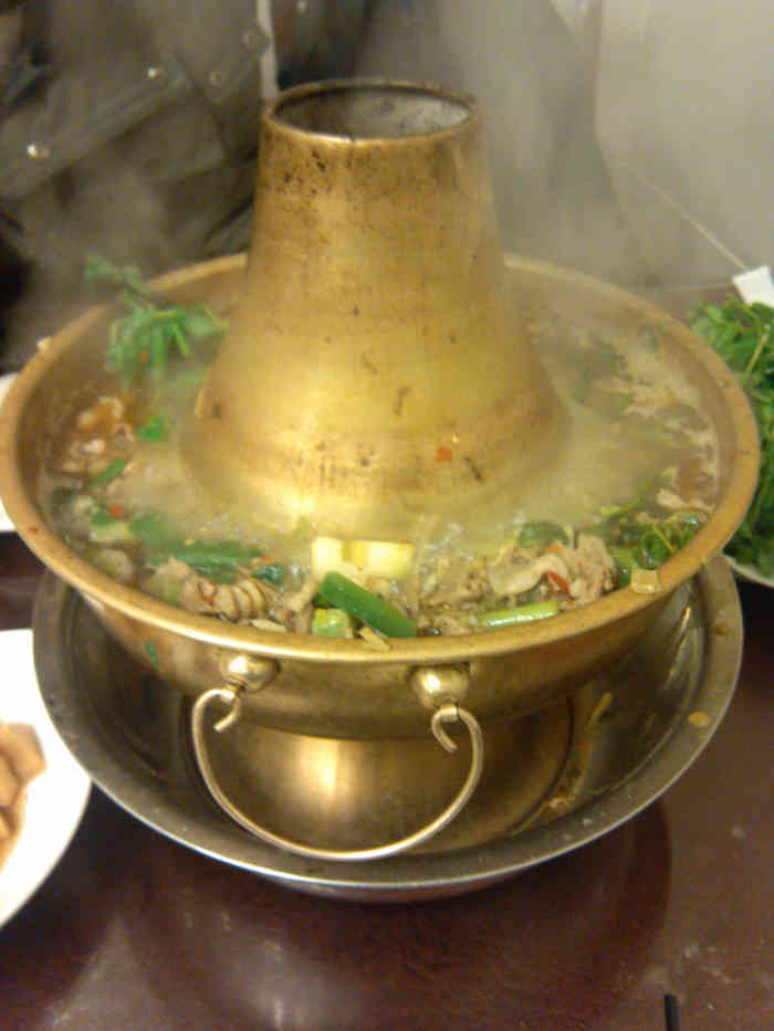 老孙家羊肉(原阿秀土鸡馆)-"口味什么的,其实就冲铜炉火锅的特色来的